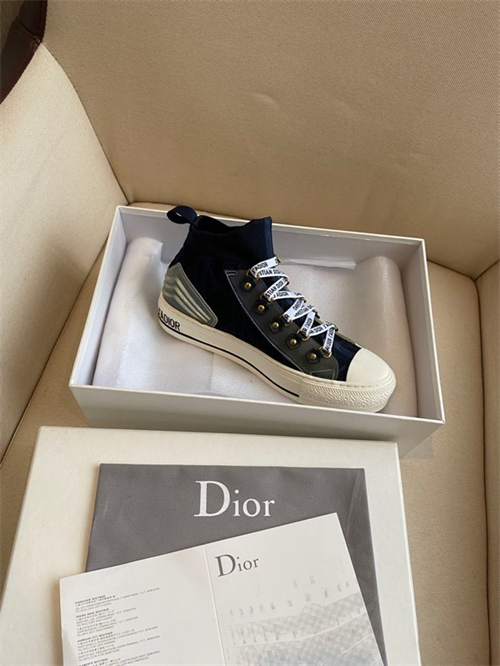 DR Sneaker