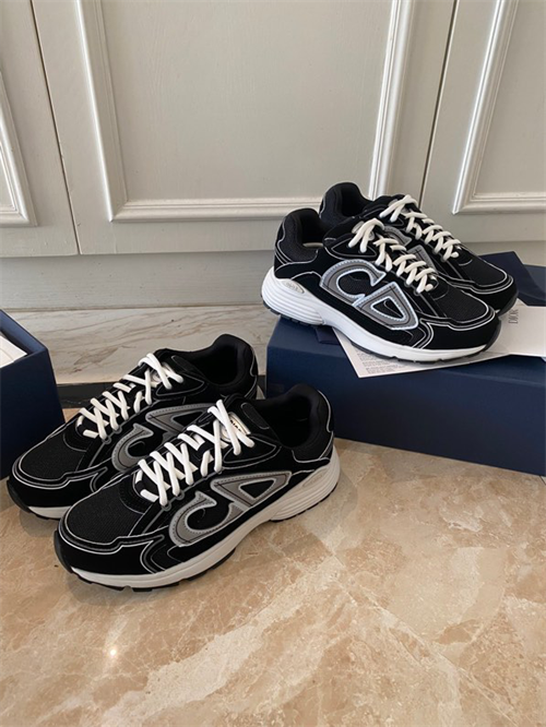 DR B30 SNEAKERS