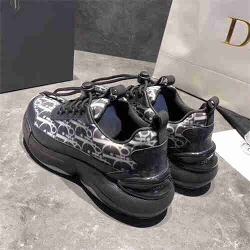 DR Sneaker