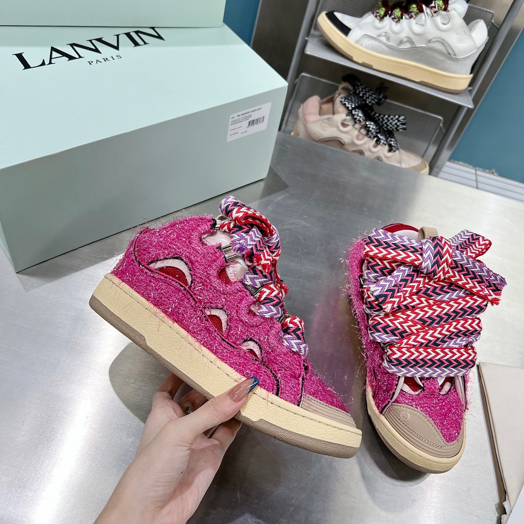 Lanvon Leather Curb 1