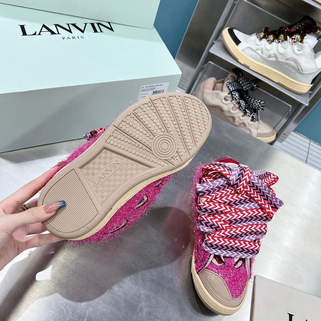 Lanvon Leather Curb 1