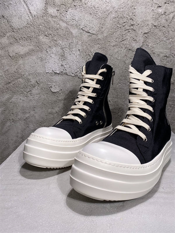 RI*K OWENS SNEAKERS