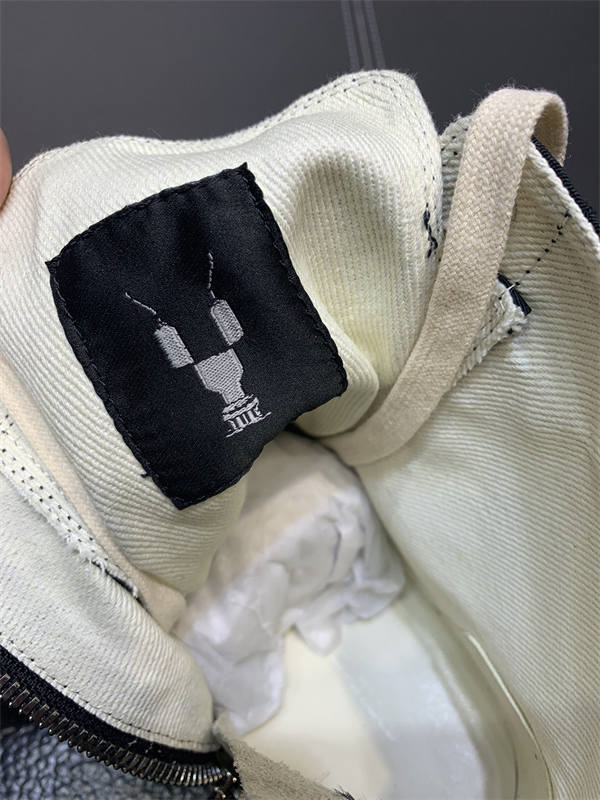 RI*K OWENS SNEAKERS