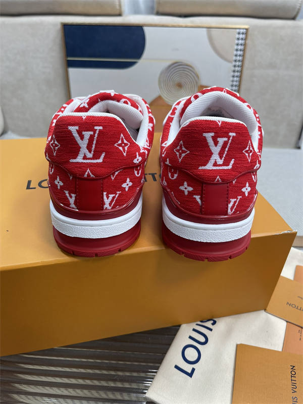 LV023