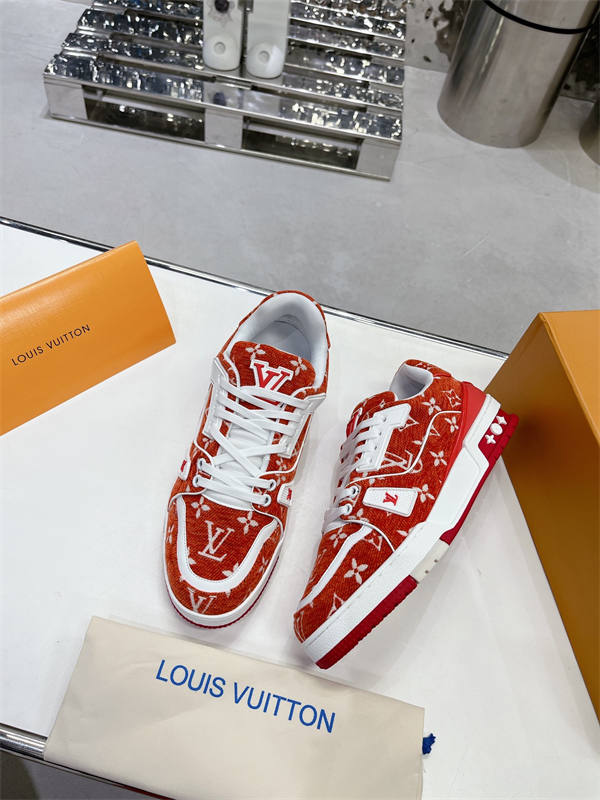 LV025