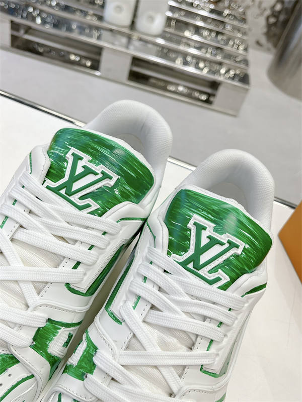 LV029