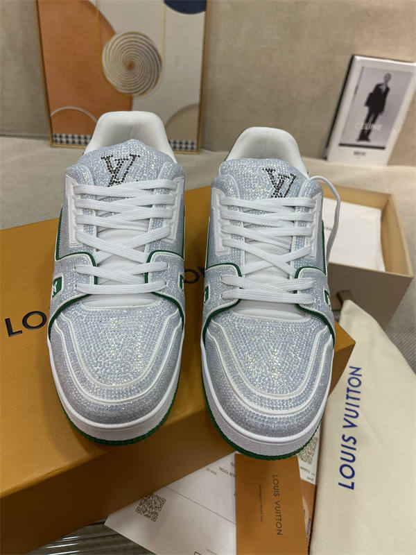 LV077
