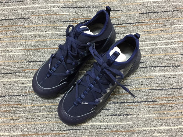 DR  Sneakers