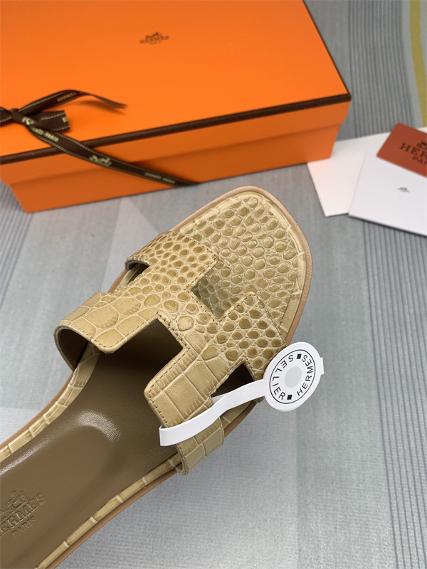 H Slipper