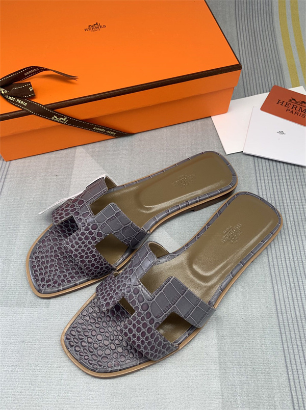 H Slipper