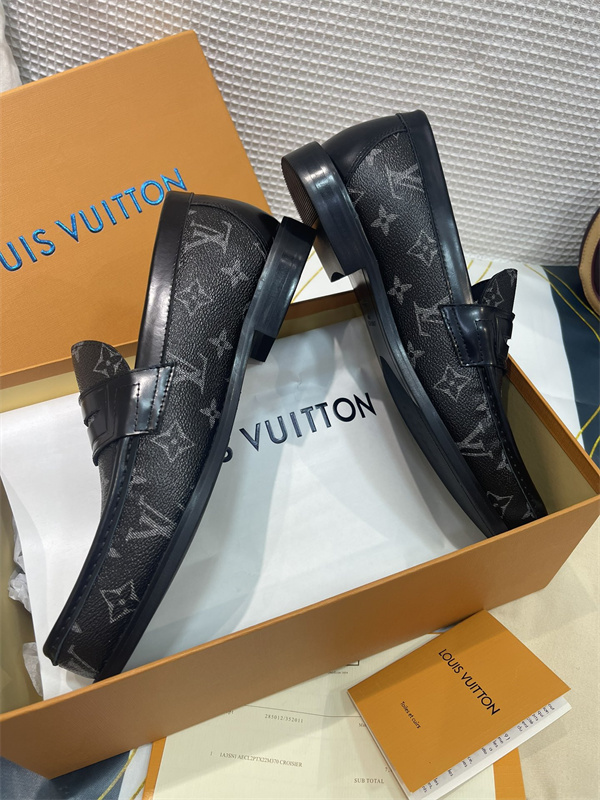Lv Loafer 055