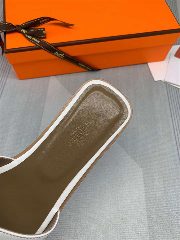H Slipper
