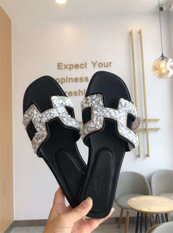 H Slipper