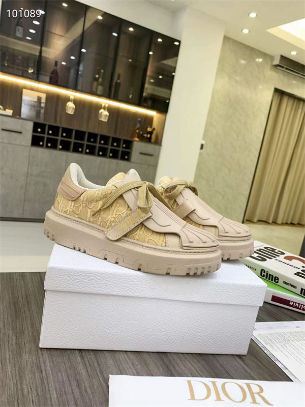 Dr Sneaker