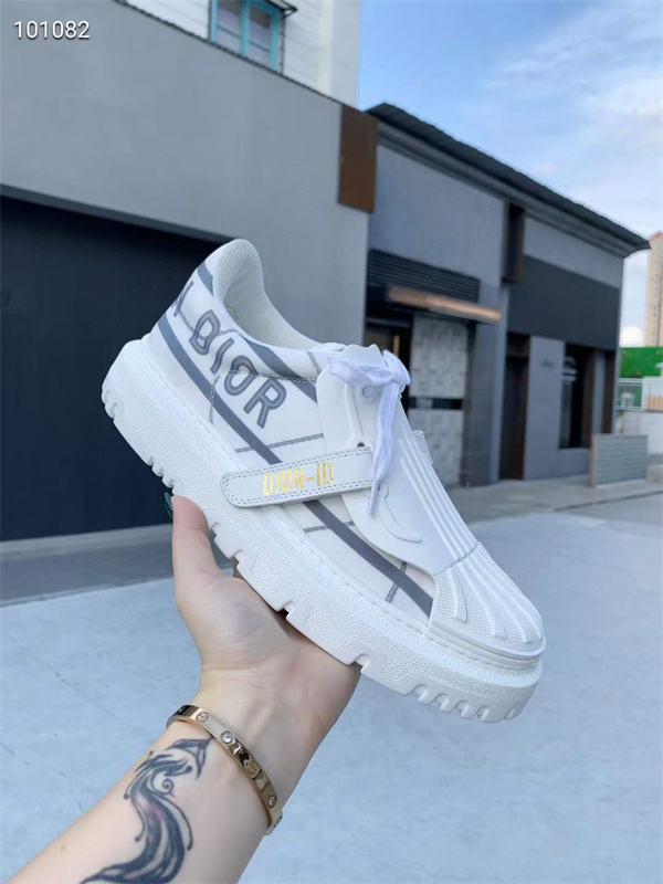 Dr Sneaker