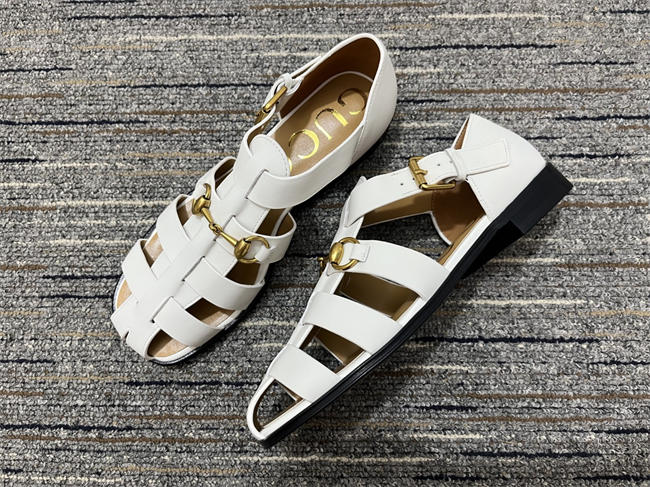 G*u*i sandals 9