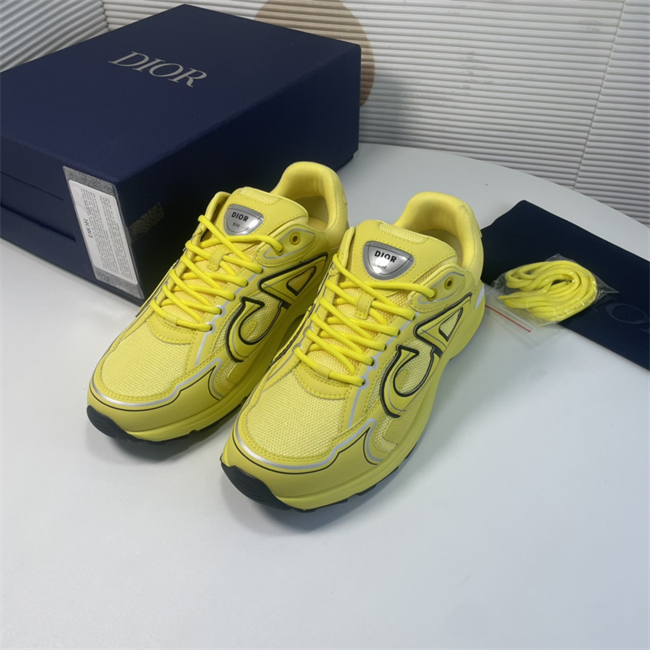 D1or B30 Sneaker